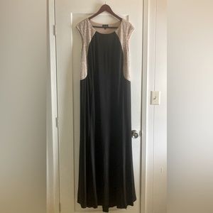 XSCAPE 20 W Cap Sleeve Gown